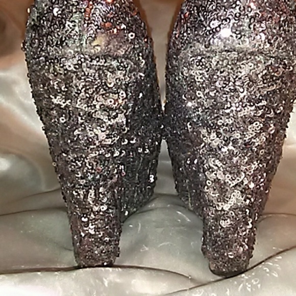 Womens sparkly sequin platform heels - Picture 3 of 4